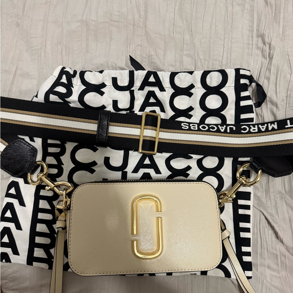 Marc Jacobs Snapshot Crossbody Bag.